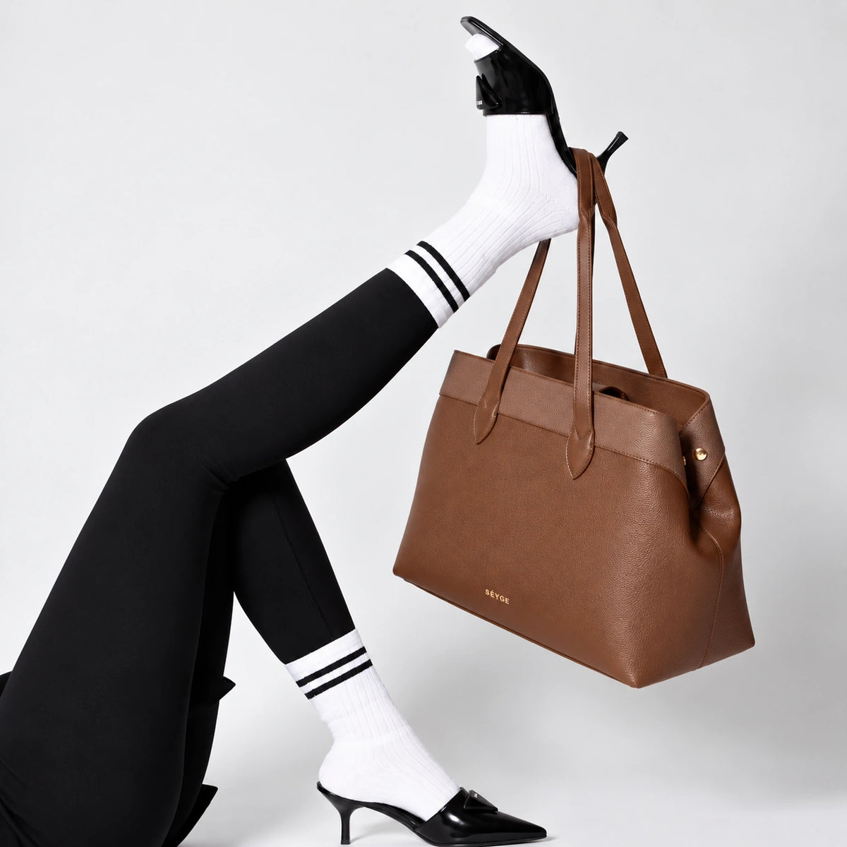 Women's leather handbag by atelier